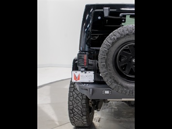 2017 Jeep Wrangler Unlimited Rubicon   - Photo 12 - Nashville, TN 37217