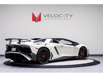 2017 Lamborghini Aventador LP 750-4 SV Roadster   - Photo 4 - Nashville, TN 37217