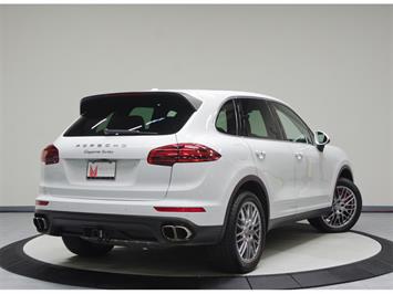 2015 Porsche Cayenne Turbo   - Photo 16 - Nashville, TN 37217