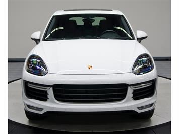 2015 Porsche Cayenne Turbo   - Photo 10 - Nashville, TN 37217