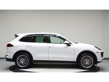 2015 Porsche Cayenne Turbo   - Photo 18 - Nashville, TN 37217