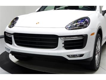 2015 Porsche Cayenne Turbo   - Photo 55 - Nashville, TN 37217