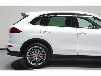 2015 Porsche Cayenne Turbo   - Photo 20 - Nashville, TN 37217