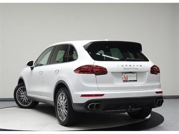 2015 Porsche Cayenne Turbo   - Photo 13 - Nashville, TN 37217