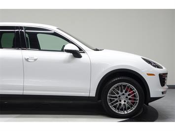 2015 Porsche Cayenne Turbo   - Photo 19 - Nashville, TN 37217