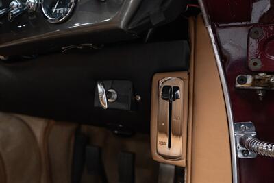 1965 Aston Martin DB5   - Photo 77 - Nashville, TN 37217