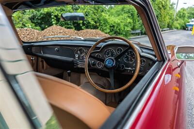 1965 Aston Martin DB5   - Photo 112 - Nashville, TN 37217