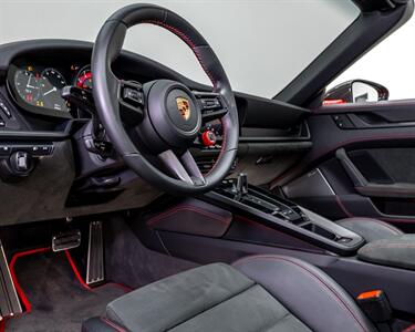2024 Porsche 911 Targa 4 GTS   - Photo 53 - Nashville, TN 37217