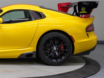 2016 Dodge Viper GTC   - Photo 15 - Nashville, TN 37217