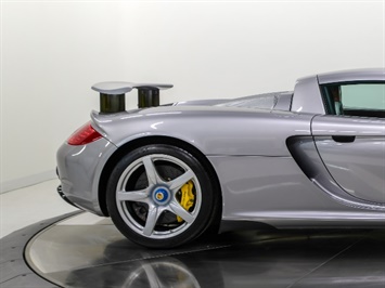 2004 Porsche Carrera GT   - Photo 16 - Nashville, TN 37217