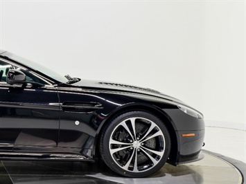 2011 Aston Martin V12 Vantage Carbon Edtn   - Photo 17 - Nashville, TN 37217