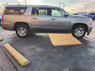 2018 Chevrolet Suburban LS   - Photo 3 - Cahokia, IL 62206