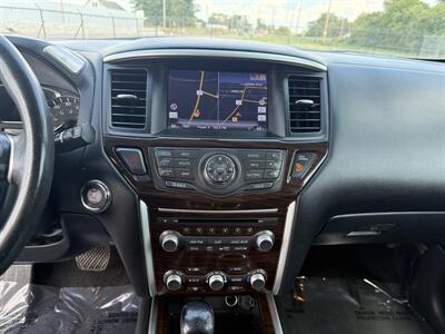 2013 Nissan Pathfinder Platinum   - Photo 15 - Cahokia, IL 62206