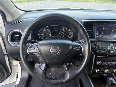 2013 Nissan Pathfinder Platinum   - Photo 14 - Cahokia, IL 62206