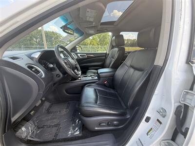2013 Nissan Pathfinder Platinum   - Photo 9 - Cahokia, IL 62206