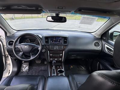 2013 Nissan Pathfinder Platinum   - Photo 13 - Cahokia, IL 62206