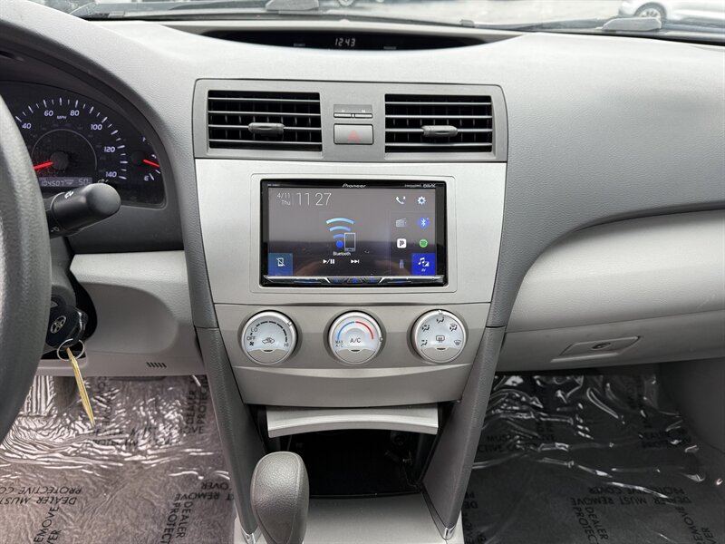 2011 Toyota Camry - Photo 13 - Cahokia, IL 62206