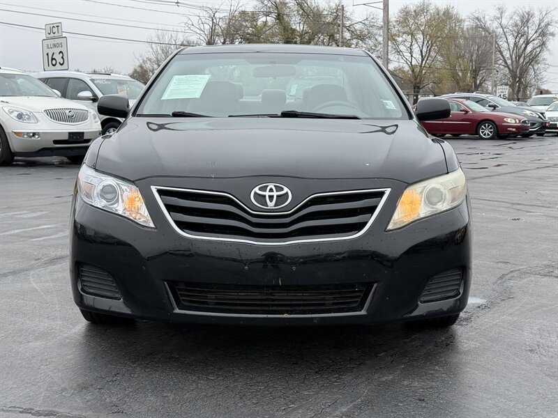 2011 Toyota Camry - Photo 2 - Cahokia, IL 62206