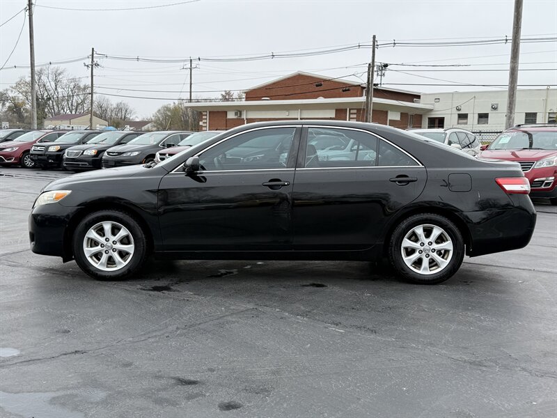 2011 Toyota Camry - Photo 8 - Cahokia, IL 62206