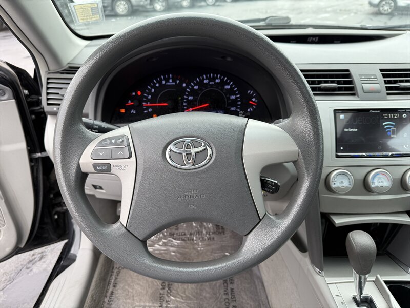 2011 Toyota Camry - Photo 12 - Cahokia, IL 62206