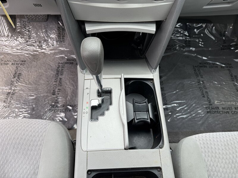 2011 Toyota Camry - Photo 14 - Cahokia, IL 62206