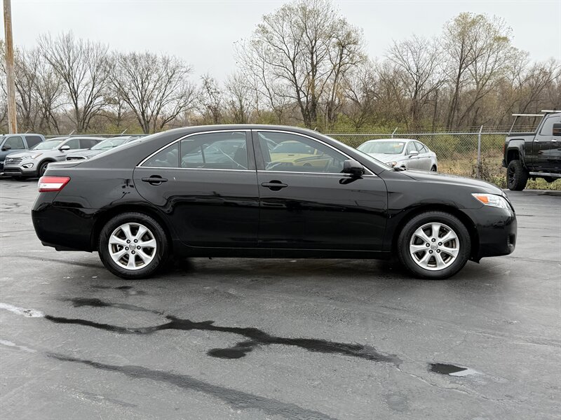 2011 Toyota Camry - Photo 4 - Cahokia, IL 62206