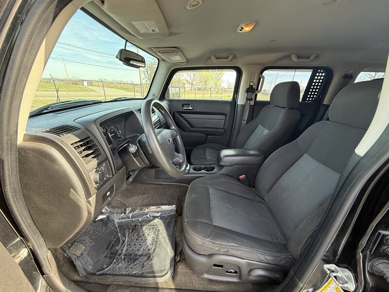 2010 Hummer H3 - Photo 9 - Cahokia, IL 62206