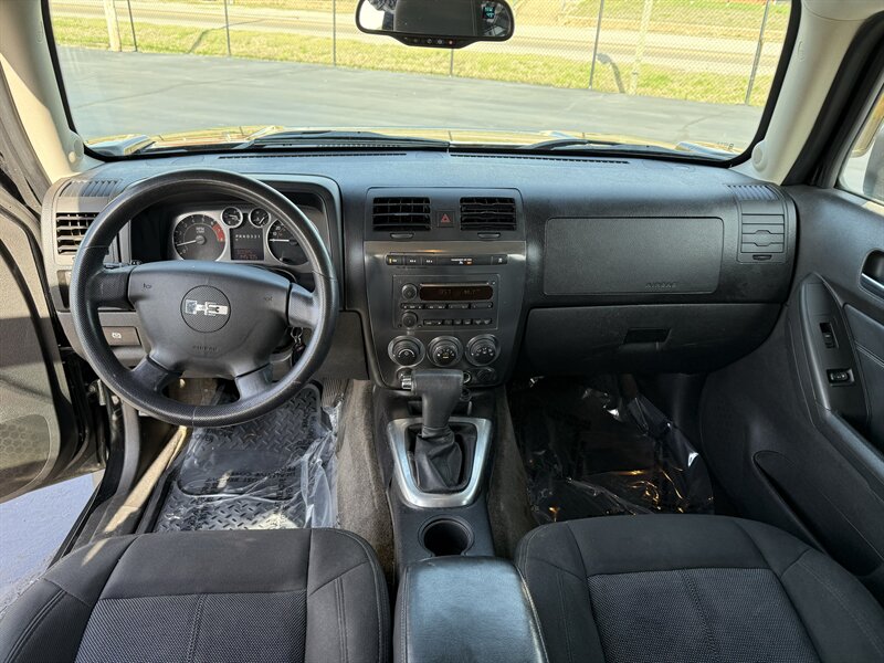 2010 Hummer H3 - Photo 11 - Cahokia, IL 62206