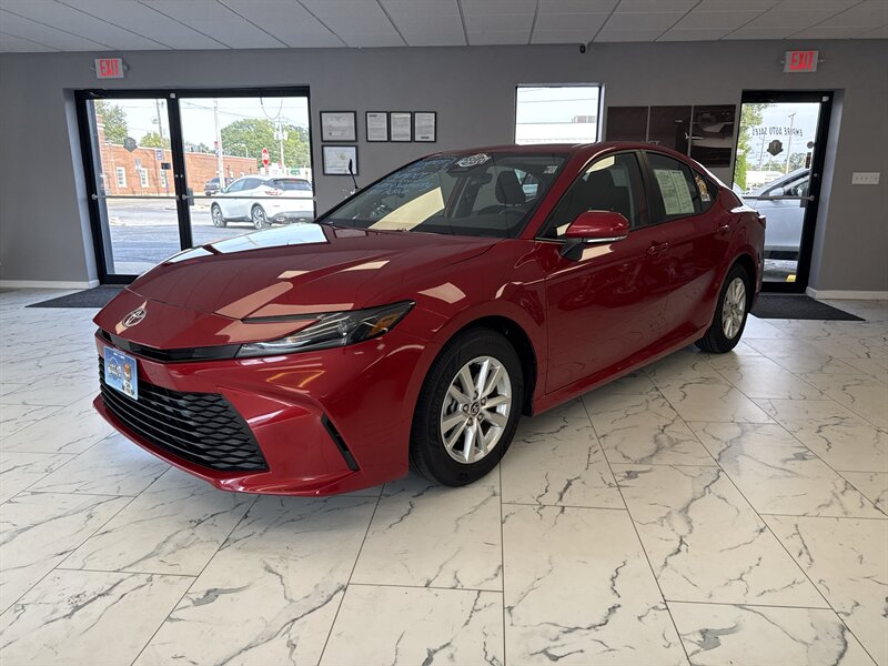 2025 Toyota Camry LE HEV - Photo 2 - Millstadt, IL 62260