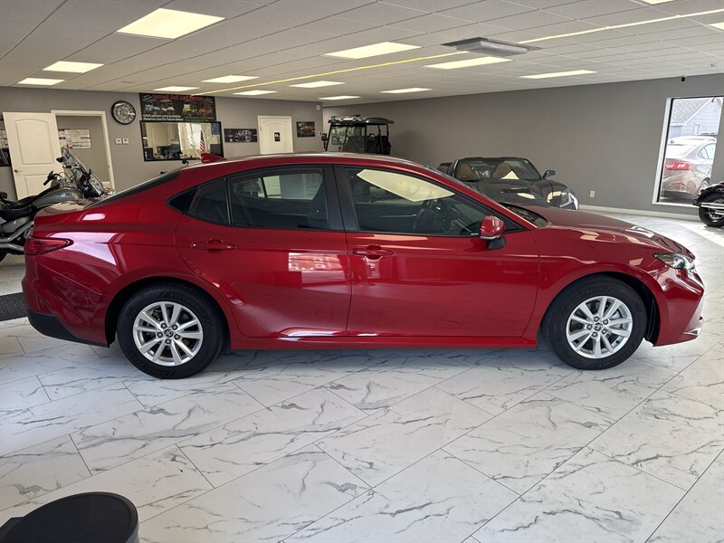 2025 Toyota Camry LE HEV - Photo 4 - Millstadt, IL 62260