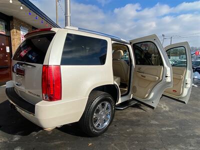 2008 Cadillac Escalade   - Photo 7 - Belleville, IL 62226