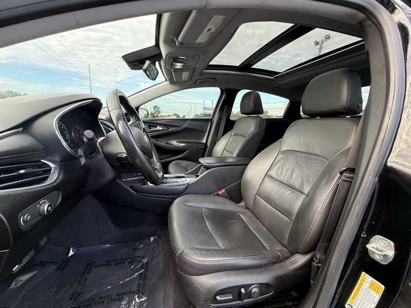 2019 Chevrolet Malibu Hybrid - Photo 9 - Cahokia, IL 62206