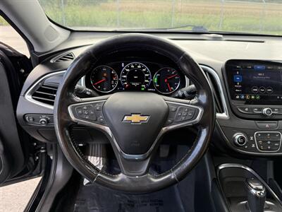 2019 Chevrolet Malibu Hybrid - Photo 13 - Cahokia, IL 62206