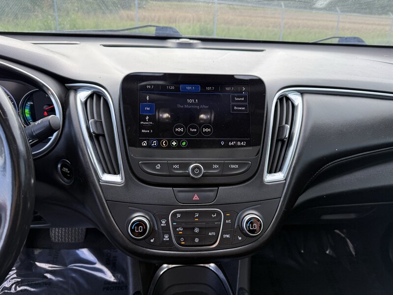 2019 Chevrolet Malibu Hybrid - Photo 14 - Cahokia, IL 62206