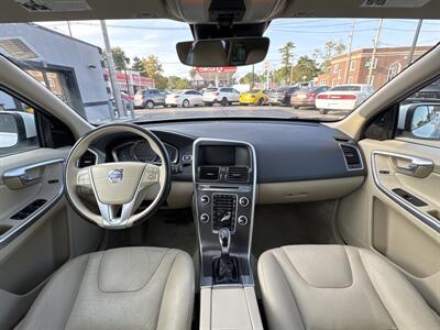 2015 Volvo XC60 T5 Drive-E Premier   - Photo 10 - Millstadt, IL 62260