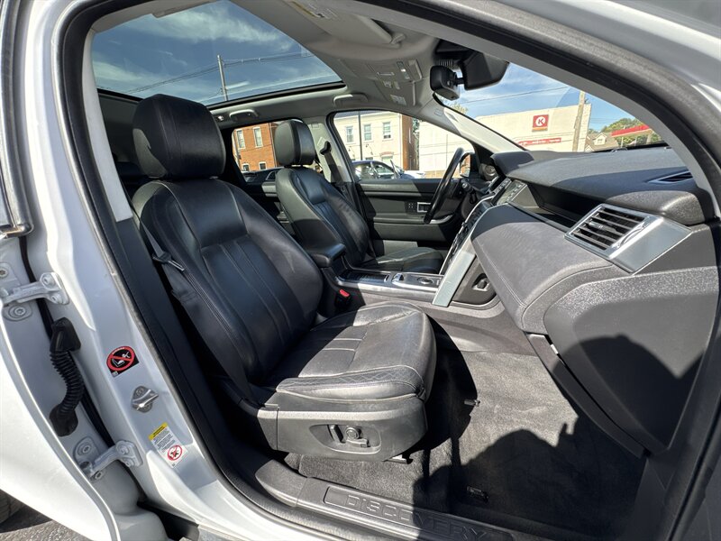 2017 Land Rover Discovery Sport HSE - Photo 15 - Millstadt, IL 62260