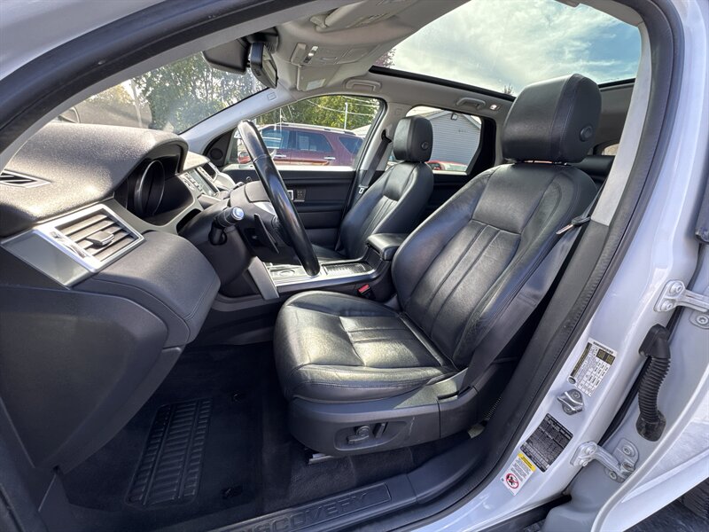2017 Land Rover Discovery Sport HSE - Photo 13 - Millstadt, IL 62260