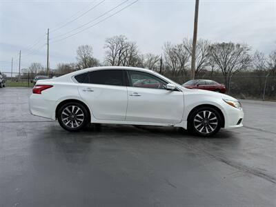 2017 Nissan Altima 2.5   - Photo 5 - Cahokia, IL 62206