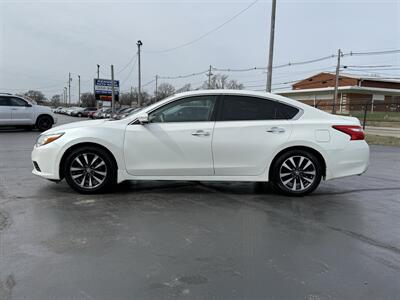 2017 Nissan Altima 2.5   - Photo 2 - Cahokia, IL 62206