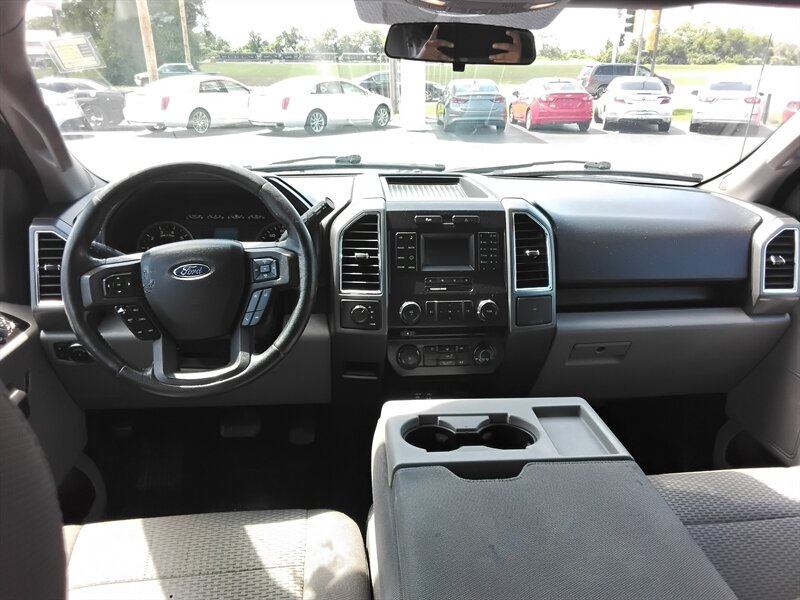 2015 Ford F-150 Platinum - Photo 5 - Cahokia, IL 62206