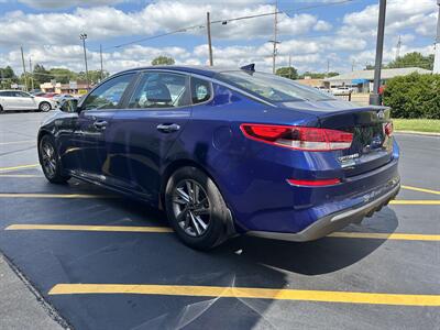 2019 Kia Optima LX   - Photo 5 - Fairview Heights, IL 62208