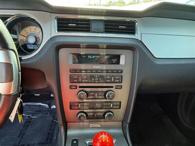 2010 Ford Mustang V6 Premium   - Photo 12 - Cahokia, IL 62206