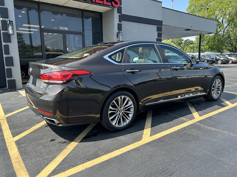 2015 Hyundai Genesis 3.8L - Photo 4 - Fairview Heights, IL 62208