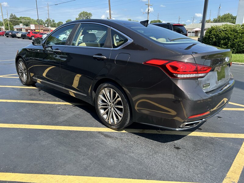 2015 Hyundai Genesis 3.8L - Photo 5 - Fairview Heights, IL 62208