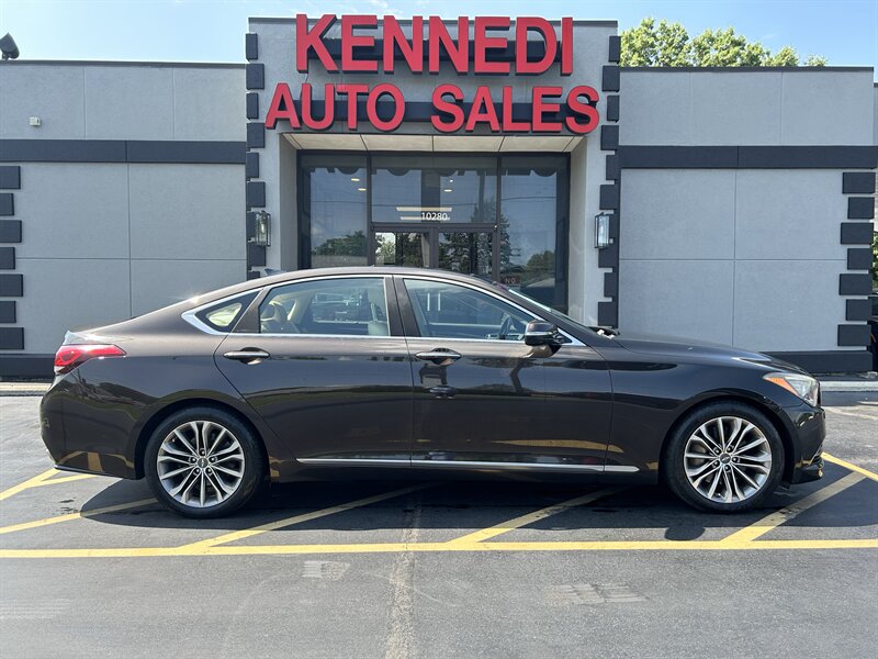 2015 Hyundai Genesis 3.8L   - Photo 1 - Fairview Heights, IL 62208