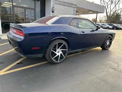 2013 Dodge Challenger SXT   - Photo 4 - Fairview Heights, IL 62208