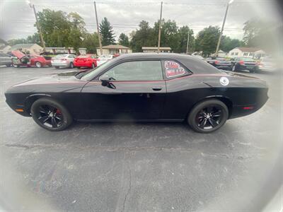 2015 Dodge Challenger SXT - Photo 5 - Belleville, IL 62226