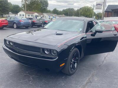 2015 Dodge Challenger SXT - Photo 3 - Belleville, IL 62226