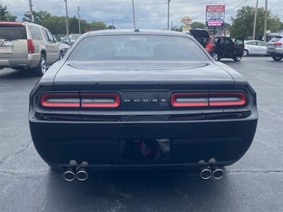 2015 Dodge Challenger SXT - Photo 6 - Belleville, IL 62226