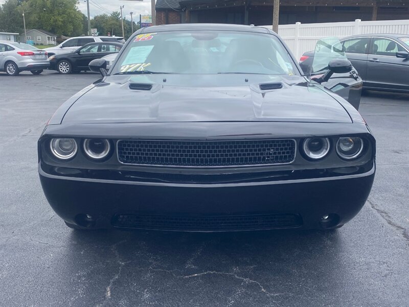 2015 Dodge Challenger SXT   - Photo 1 - Belleville, IL 62226